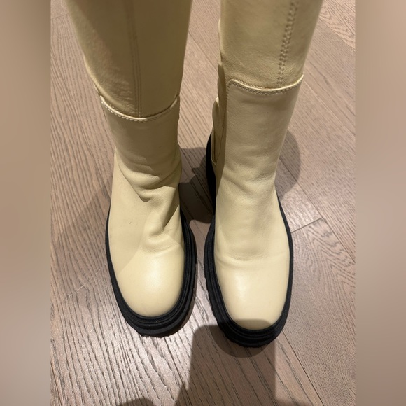 Cream chunky leather boot - Picture 7 of 8
